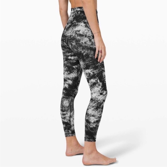 Lululemon Wunder Under High-Rise Tight 25"
*Full-On Luxtreme in Aerify Jacquard - Picture 2 of 7